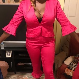 Hot pink Venus Cropped pant suit NWOT